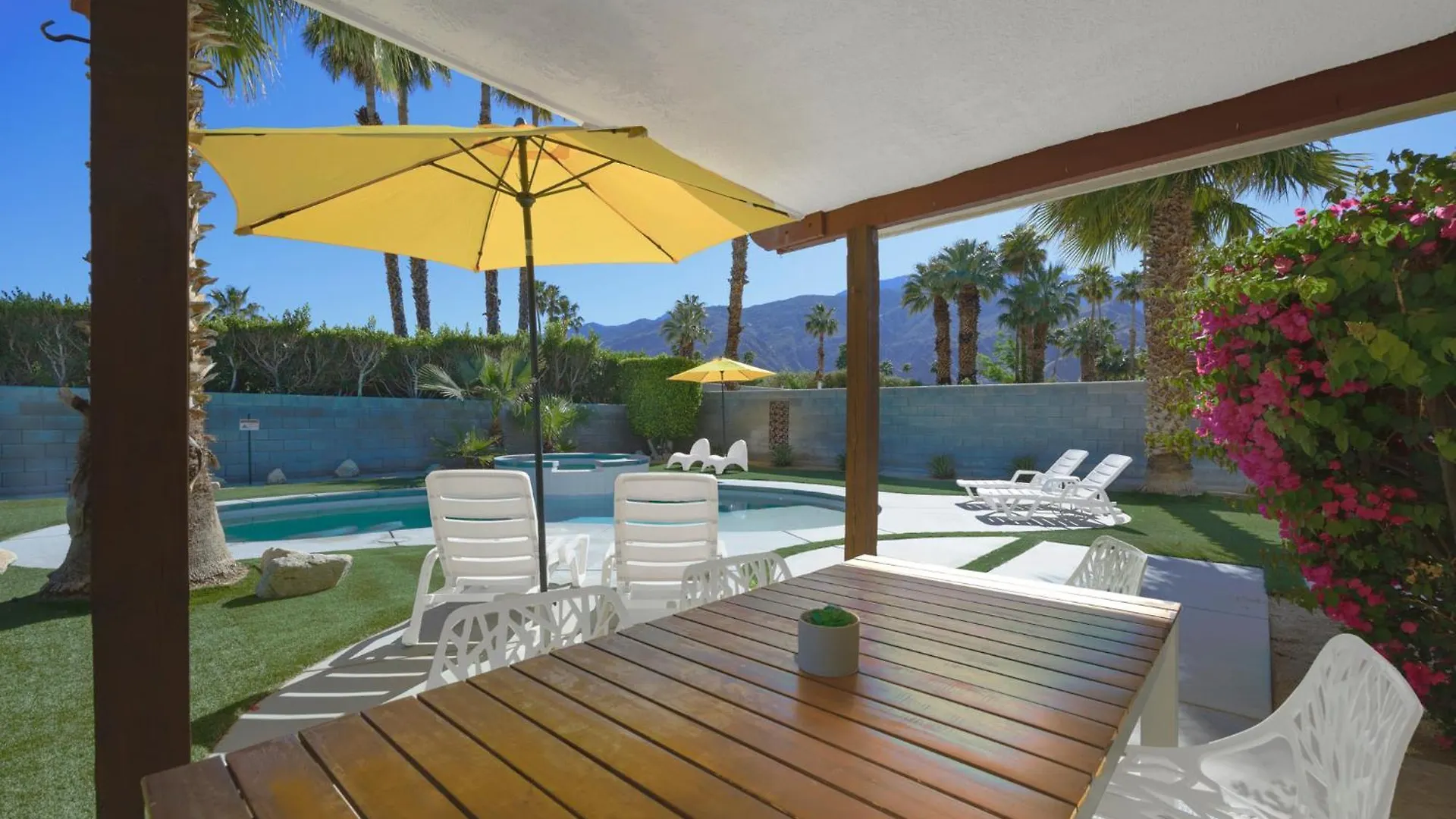 Dreamville Palm Springs - Pool, Hot Tub And Mtn Views 0*,  Estados Unidos da América